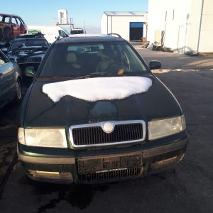 Skoda Octavia Tour break din 2001, motor 1.6 benzina, tip AVU